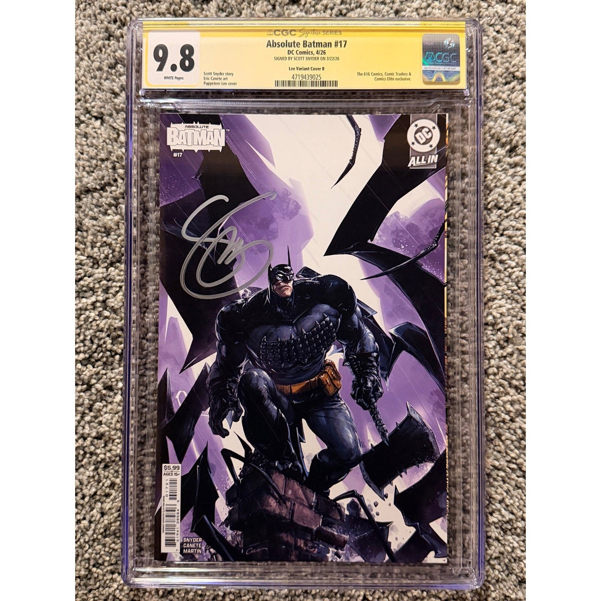 CGC 9.8 Signed Scott Snyder Absolute Batman #17 Lee Variant Cover B